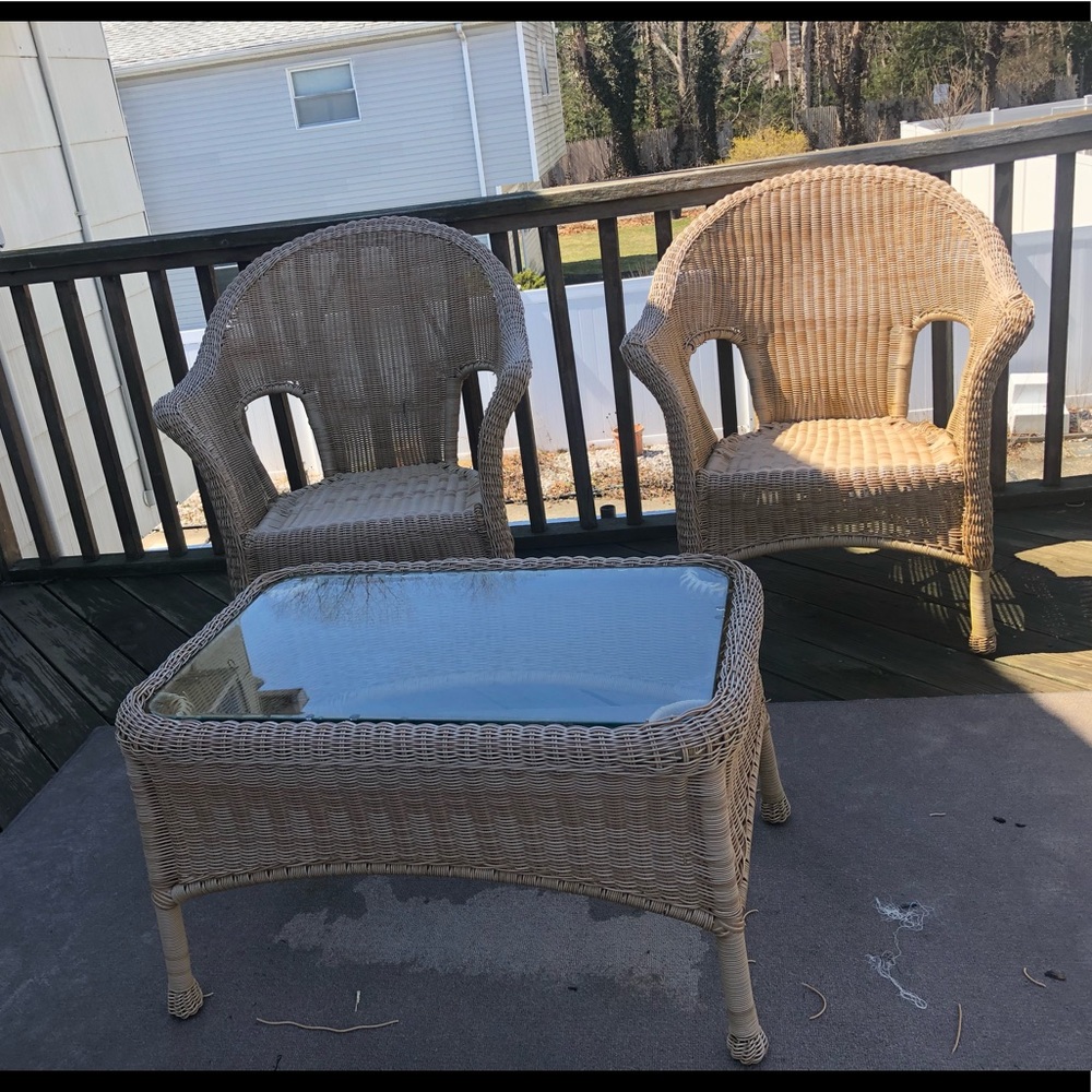 Outdoor chair and table set